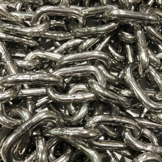 Cadena de acero inoxidable 1/4, 26 kN: ¡Fuerza imparable! 22cm o 7 eslabones, tu medida perfecta.